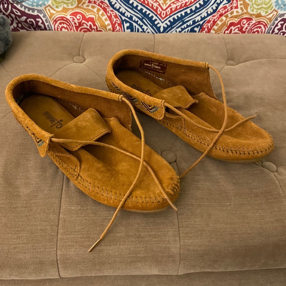 Minnetonka booties moccasin style
